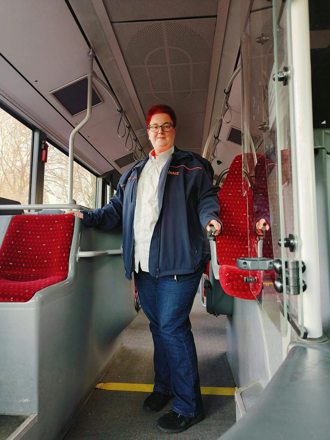 Steeds meer vrouwen worden buschauffeur: Saskia (39) vertelt